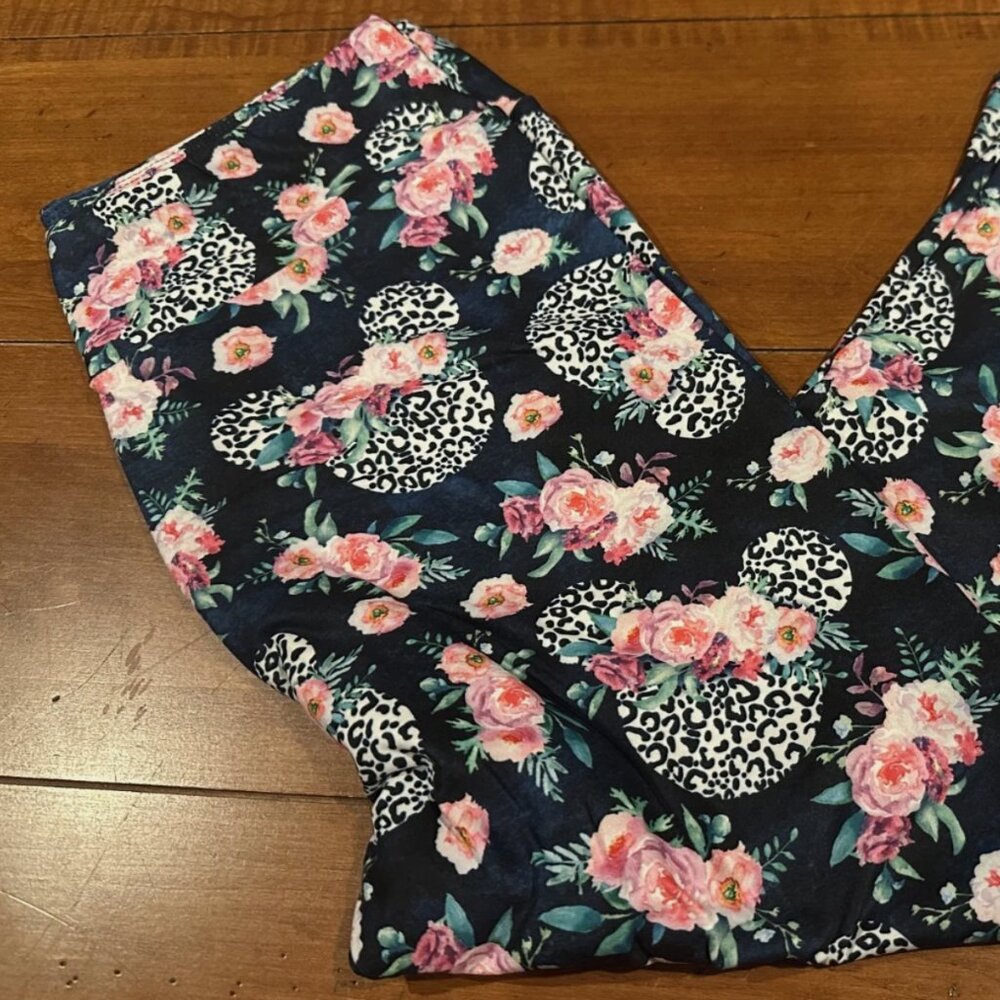 Ladies Buttery Soft Capri Leggings- Navy Mickey Ear Floral- One Size